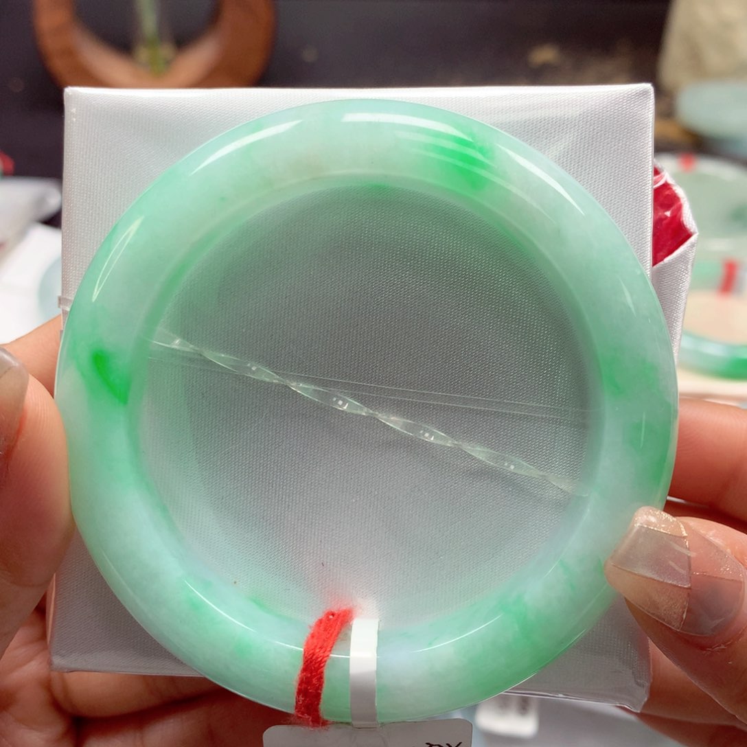 翡翠手镯未镶嵌54正7号88