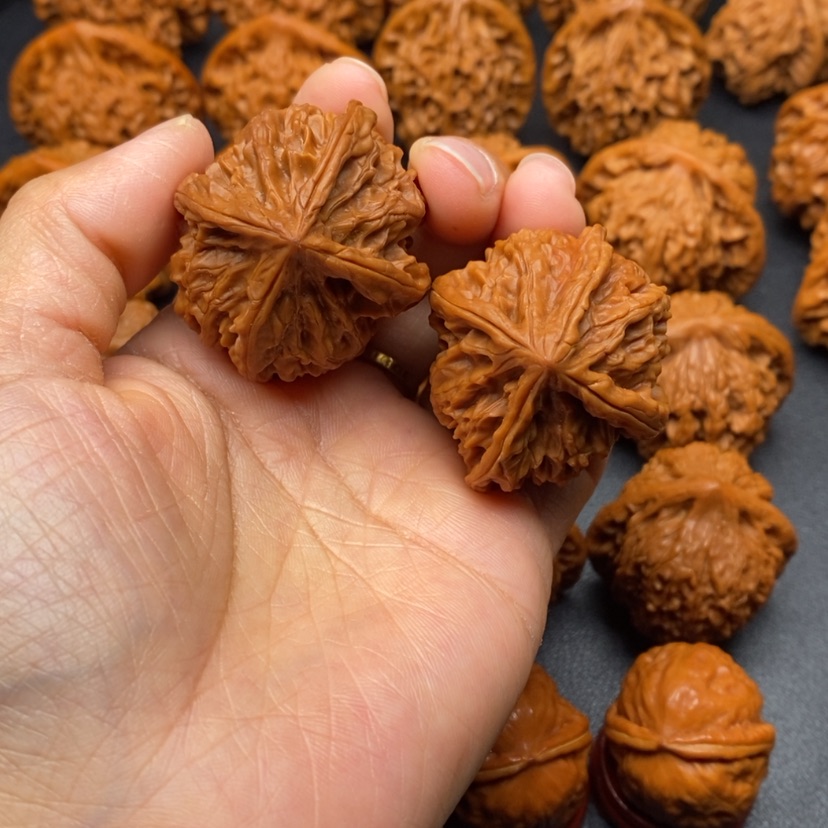 【闪购商品】文玩核桃把件四棱