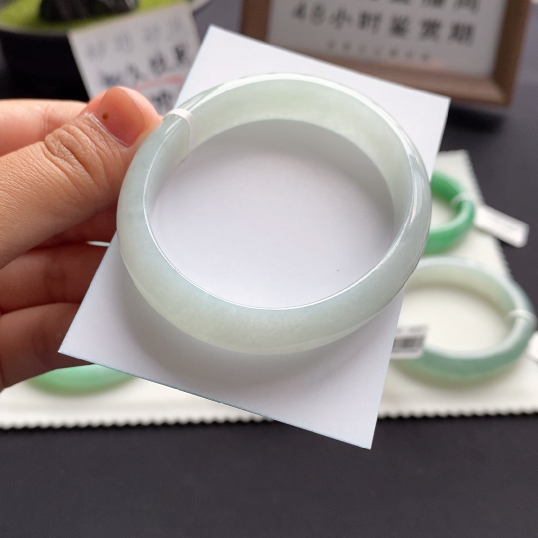翡翠未镶嵌手镯翡翠