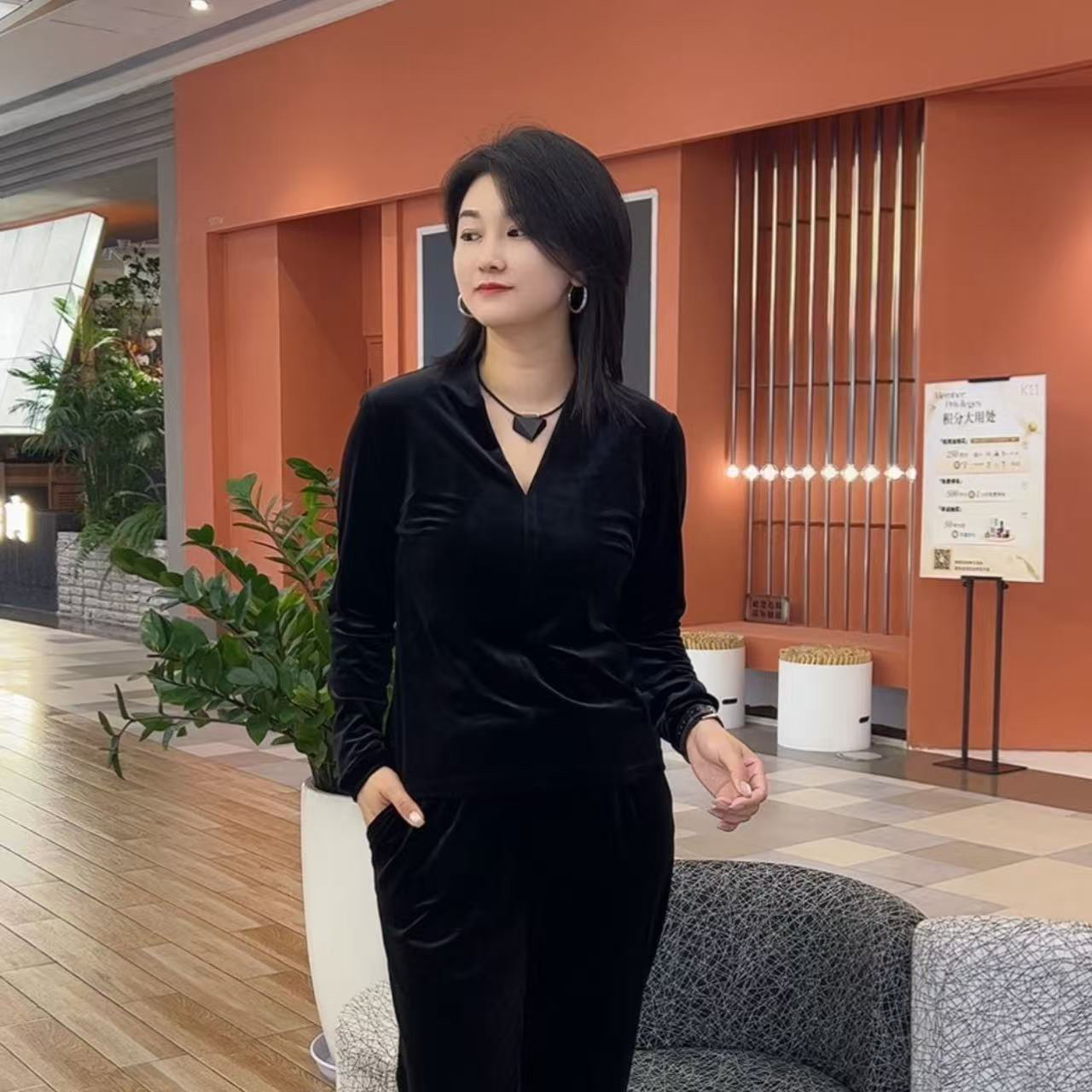 078V领长袖丝绒衫