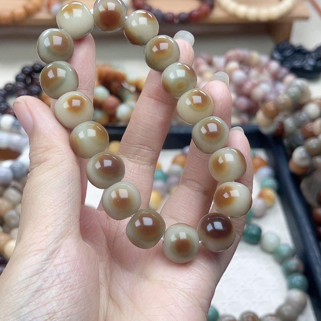 手串白玉菩提眼菁