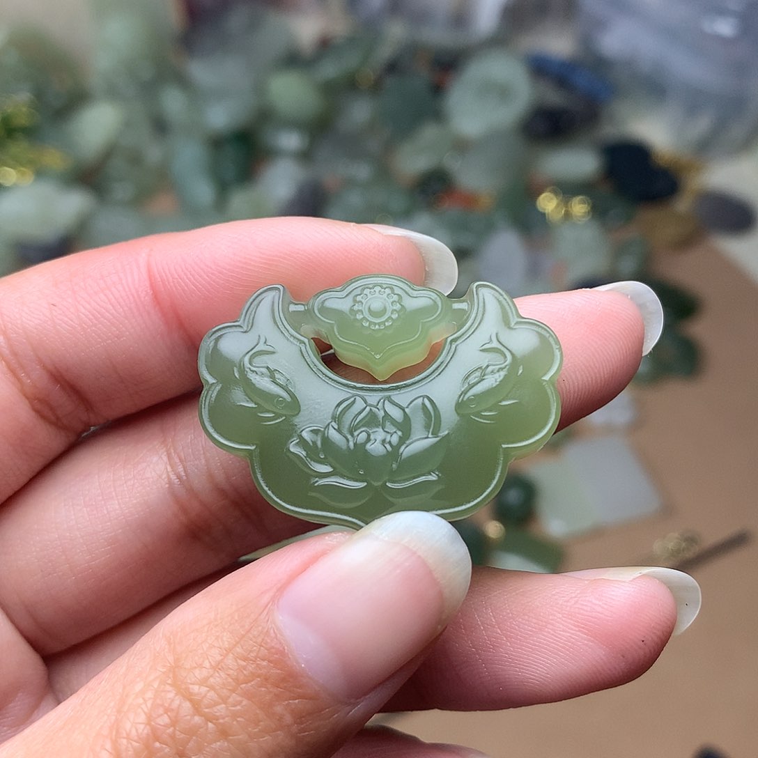 和田玉吊坠未镶嵌?****?