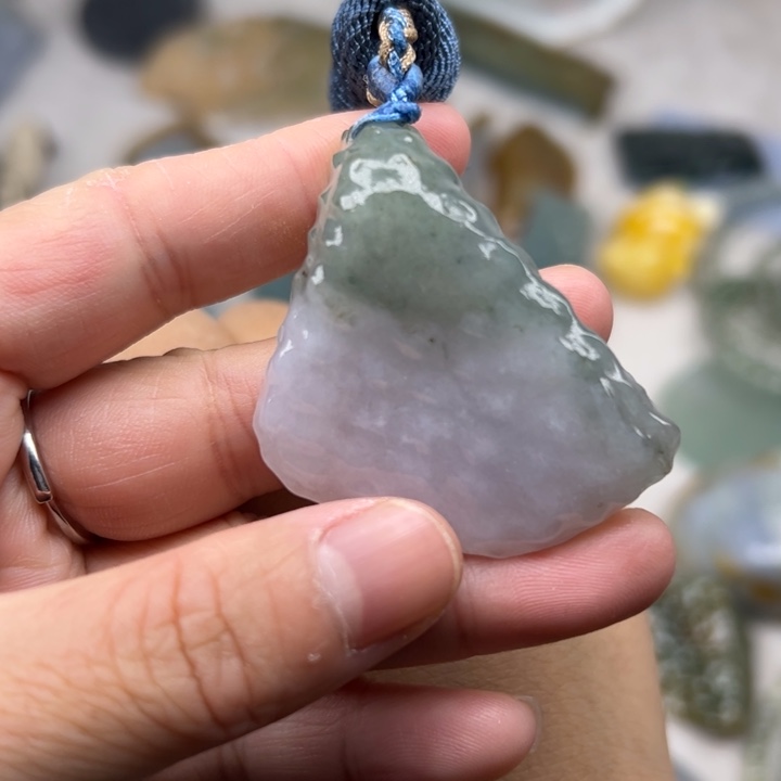 翡翠颈饰未镶嵌随行