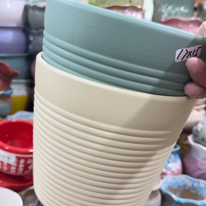 凑9块包邮，有孔，陶瓷花盆