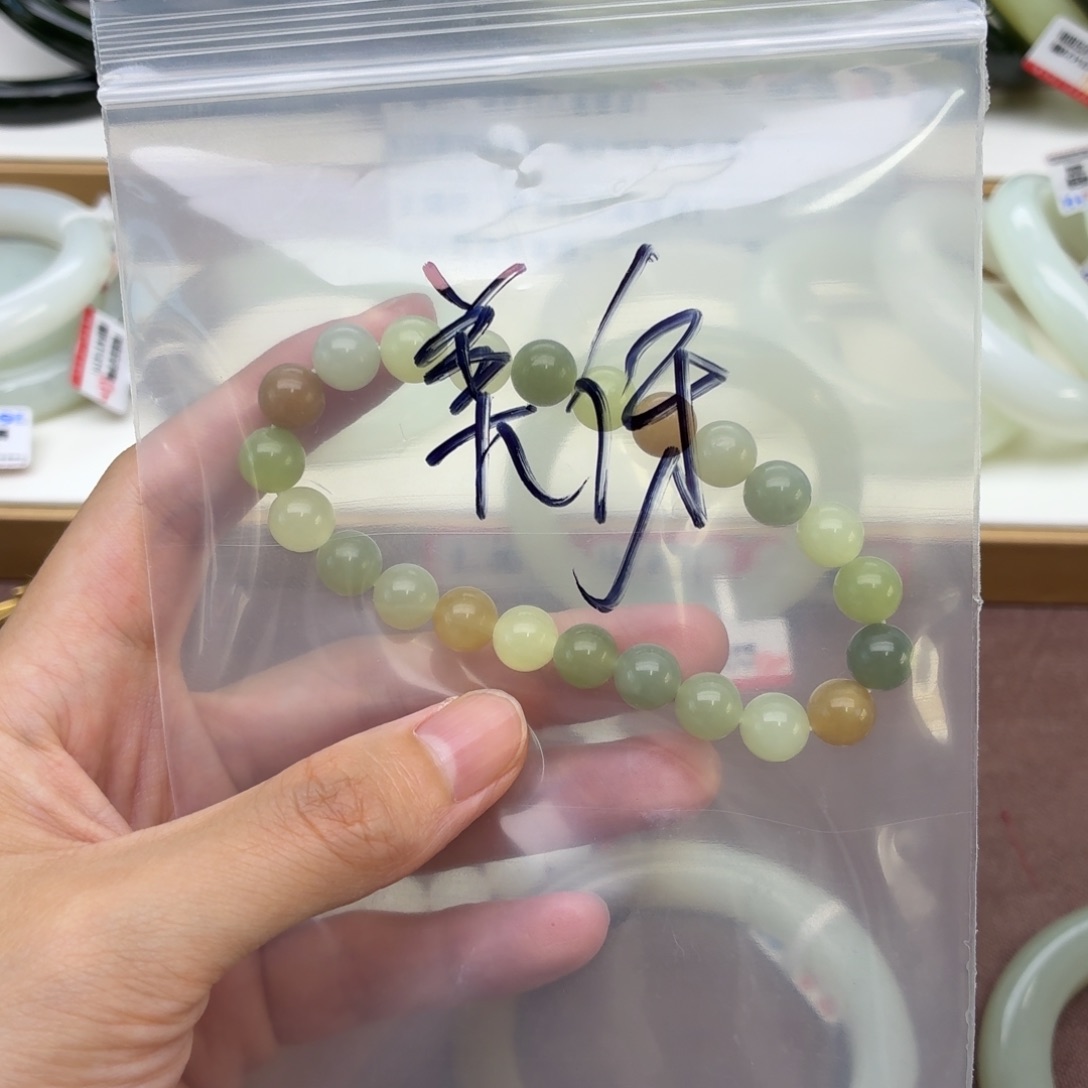 美***伢未镶嵌手镯和田玉