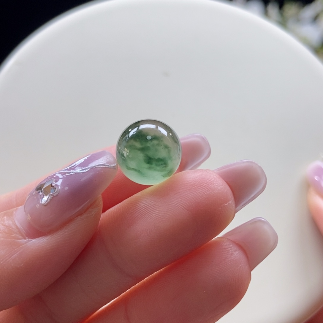 翡翠散珠翡翠高冰飘绿花珠卡12mm