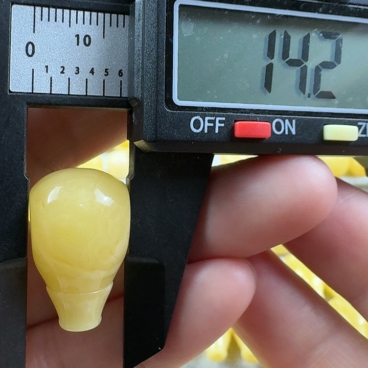 蜜蜡未镶嵌裸石18