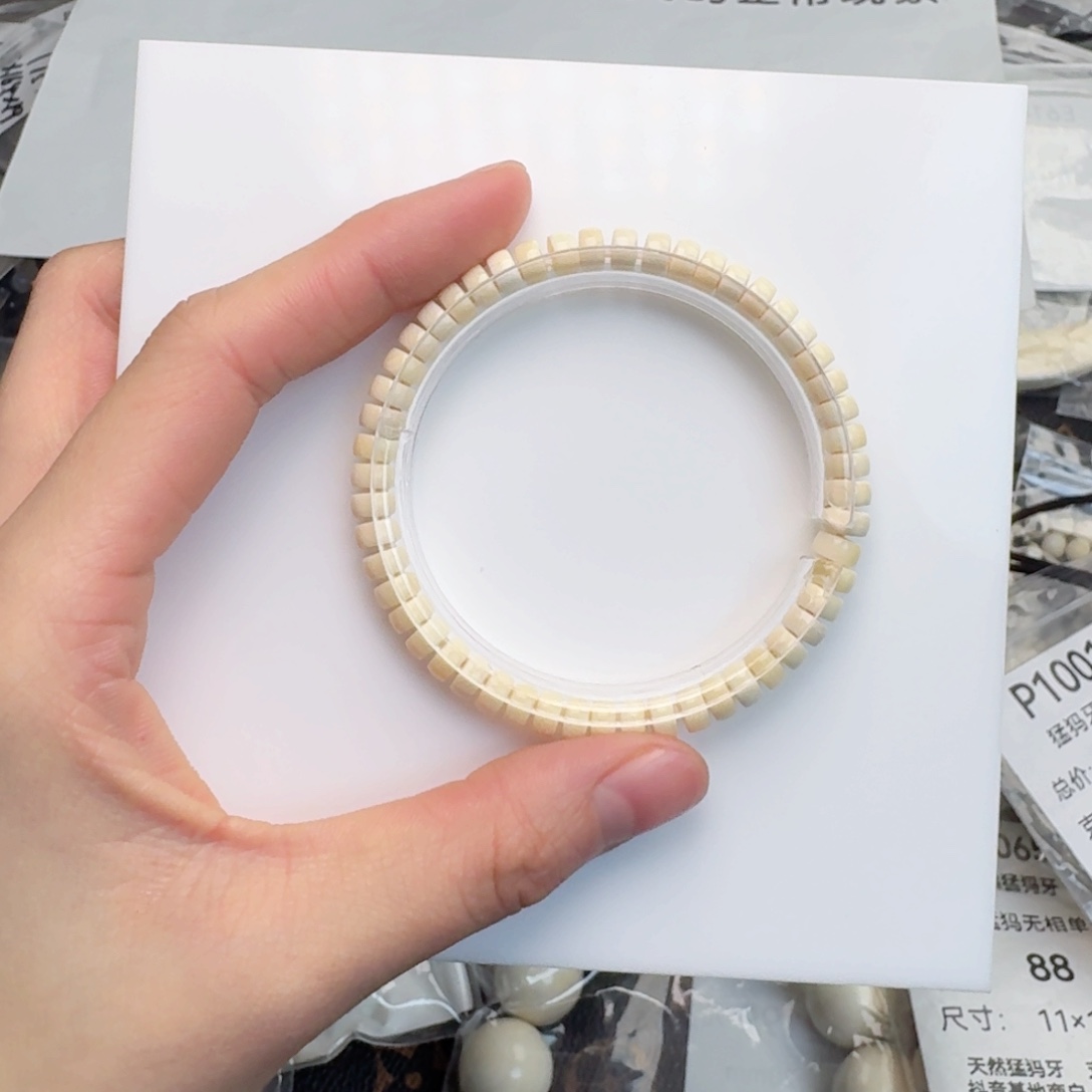 柏香籽/百香籽吊坠L****哥猛犸