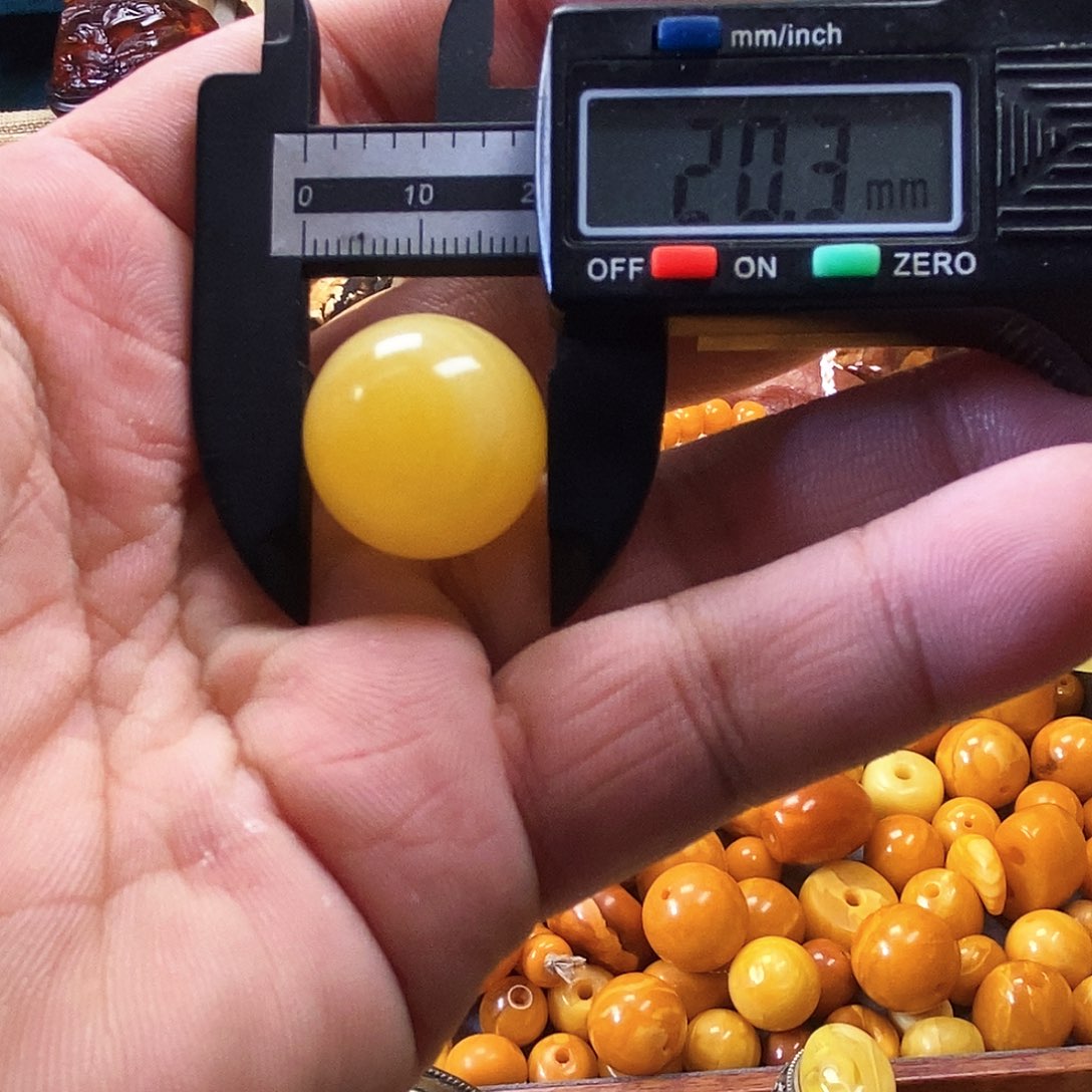 蜜蜡项圈未镶嵌焦皮料拉丝纹单珠