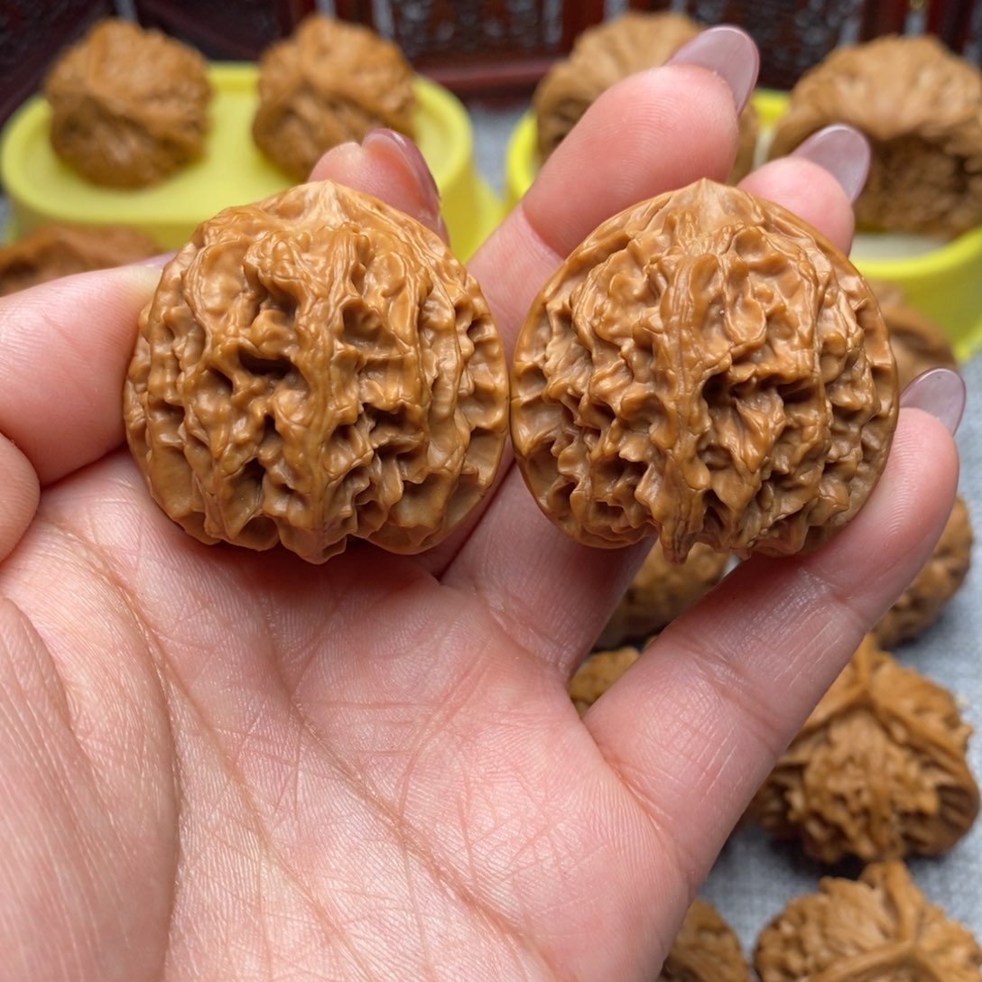 文玩核桃把件红皮原桩苹果38