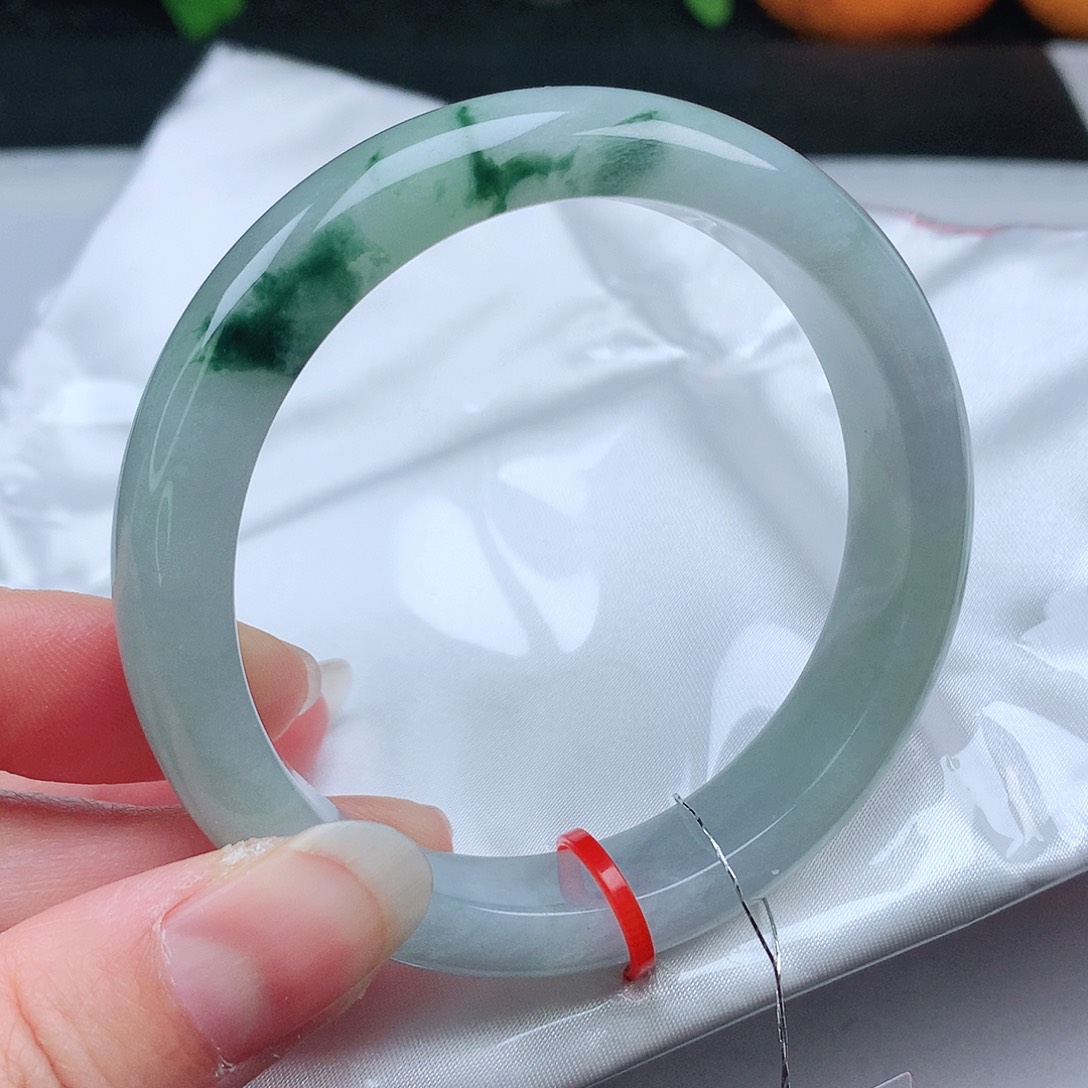 翡翠手镯未镶嵌58圈