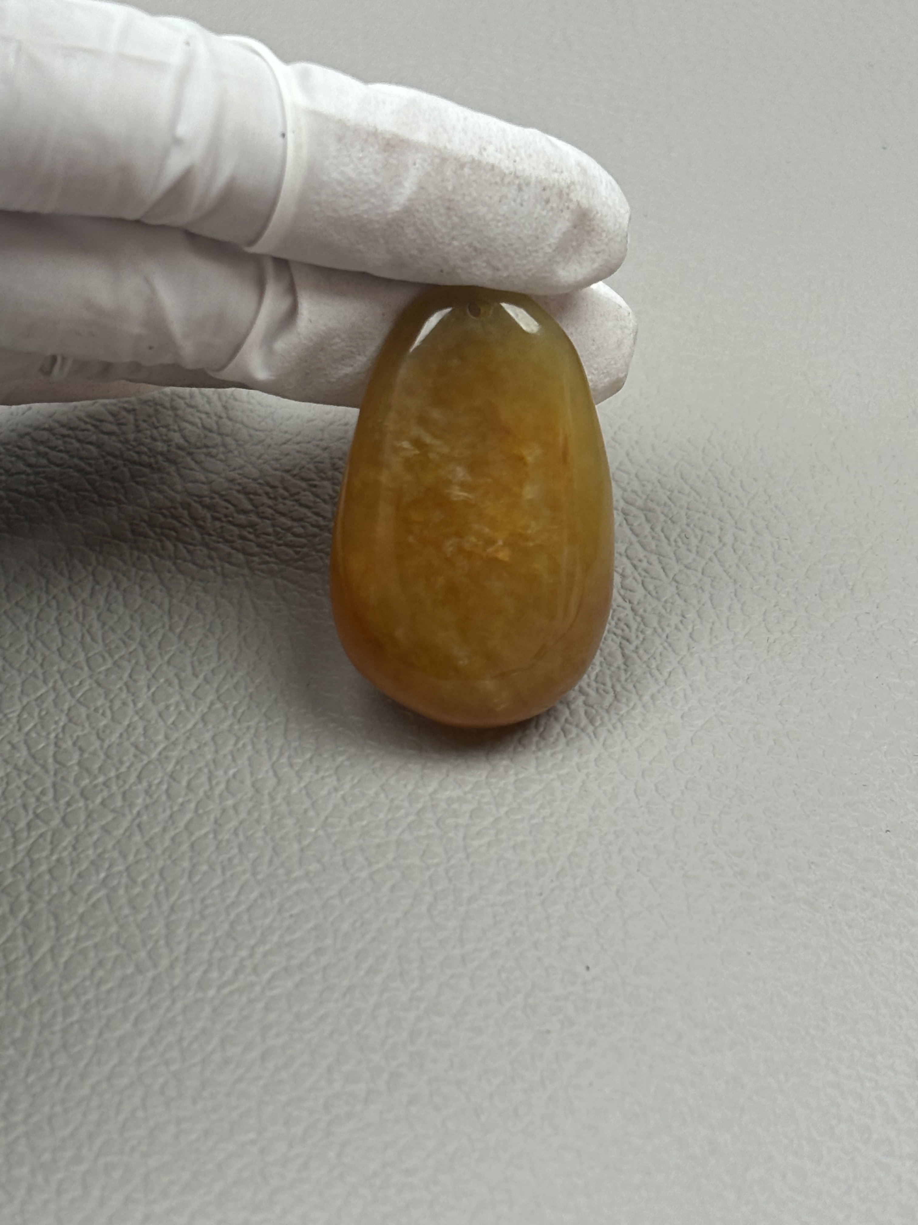 岫玉花玉随形吊坠