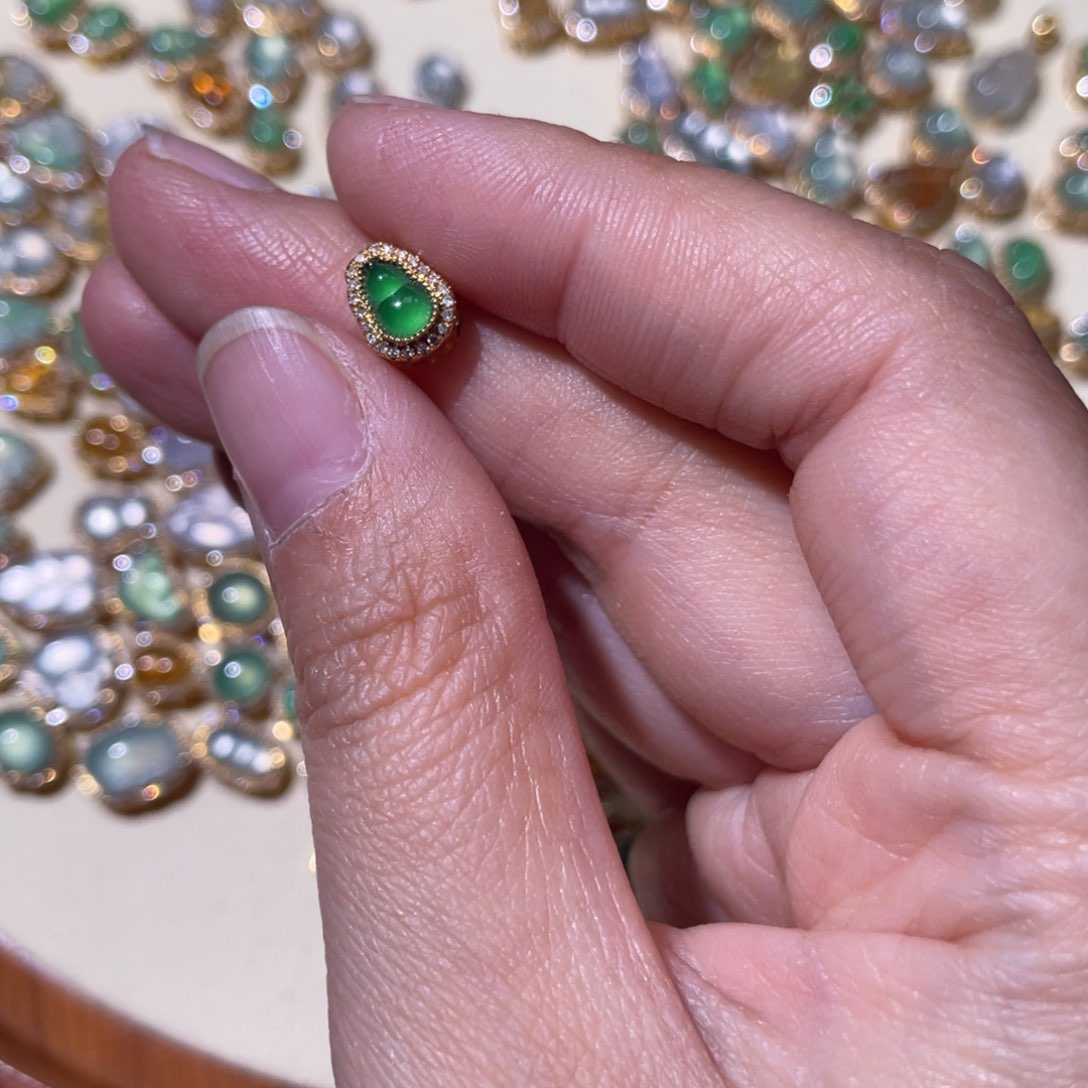 翡翠颈饰18K金镶嵌天然