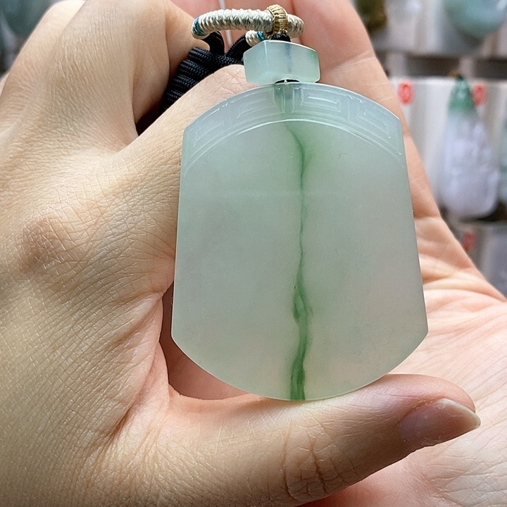 翡翠颈饰未镶嵌每天