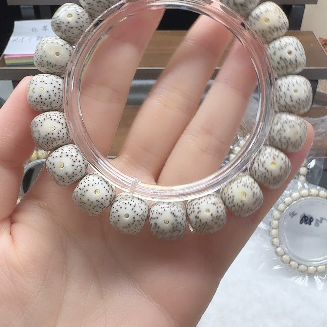 星月菩提手串古瓷白大眼睛小细星