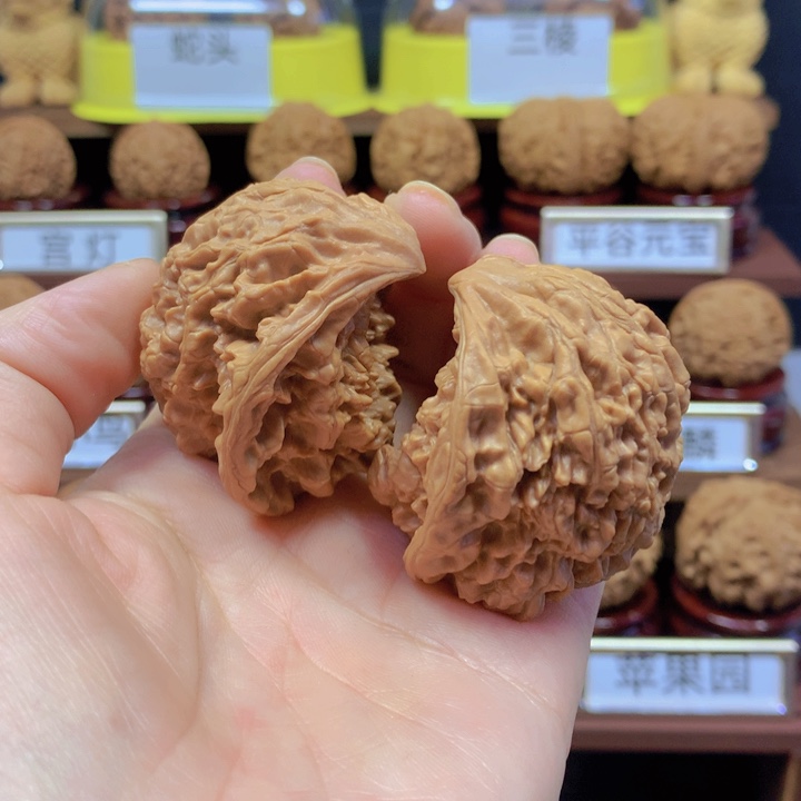 文玩核桃把件蛇头47