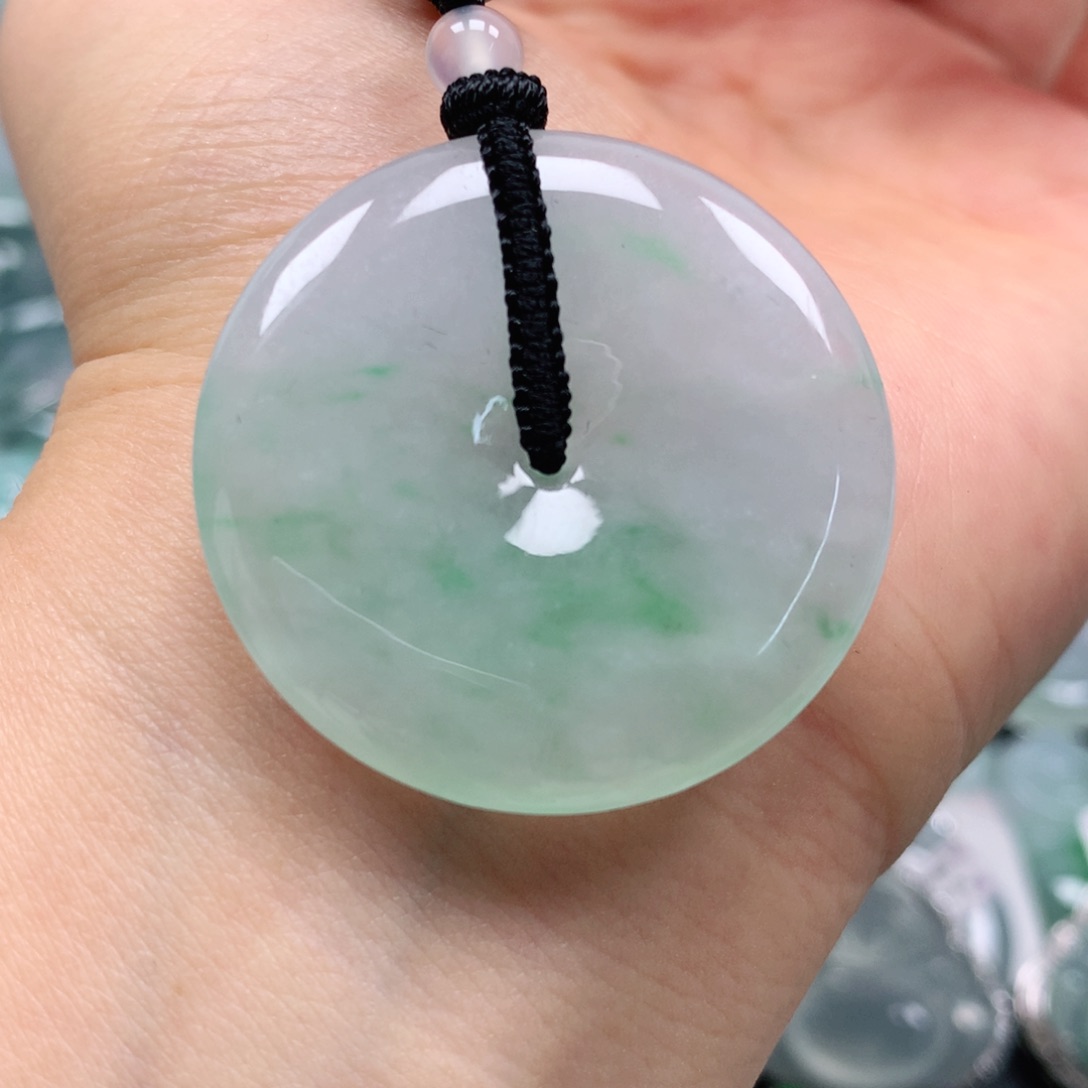 翡翠颈饰未镶嵌天然翡翠