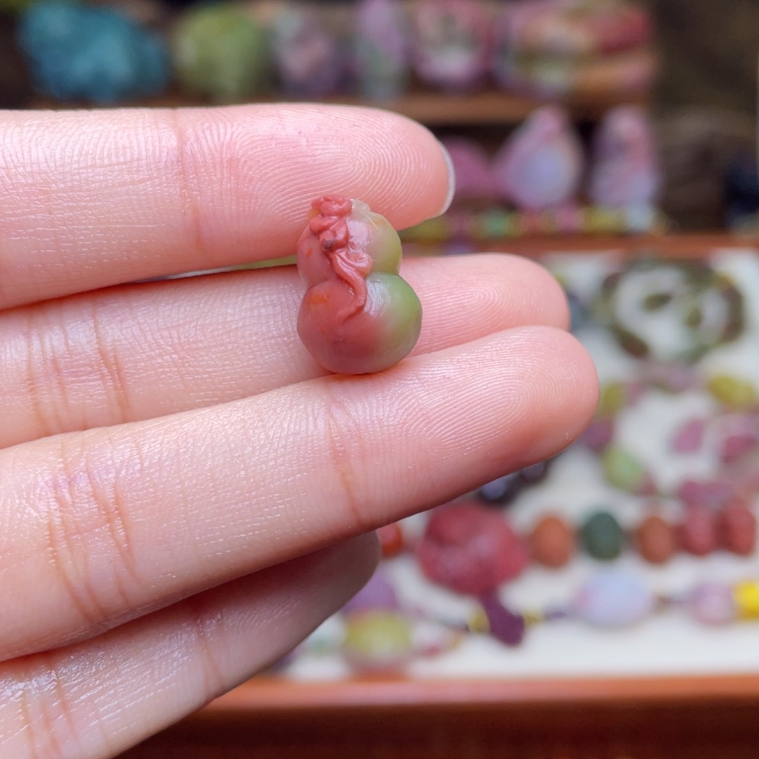 玛瑙/玉髓珠宝半成品未镶嵌啾*盐源玛瑙西瓜色葫芦
