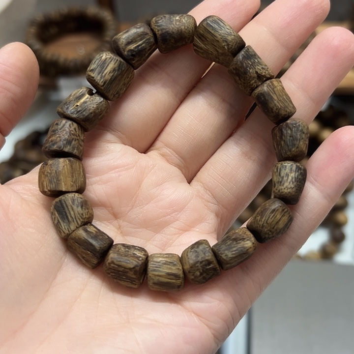 沉香沉香精油老树老料 随形丁口 11.1