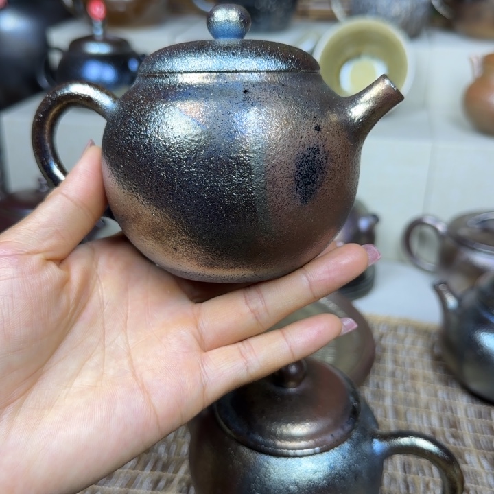 云南建水紫陶柴烧壶