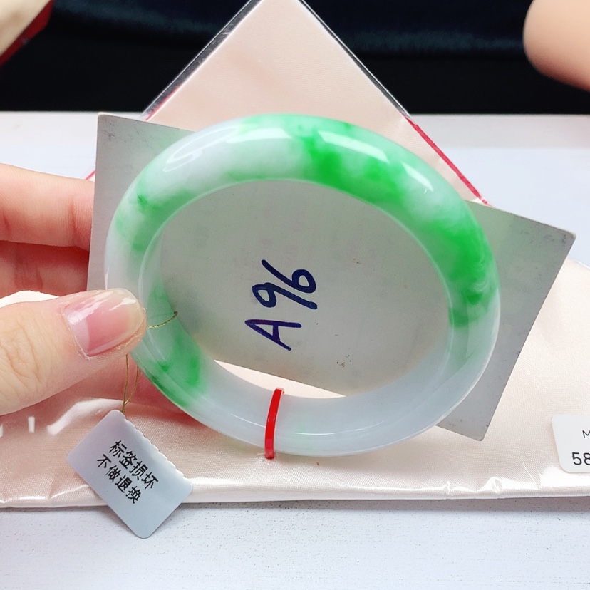 【闪购商品】翡翠手镯未镶嵌天然缅甸a货手镯58+