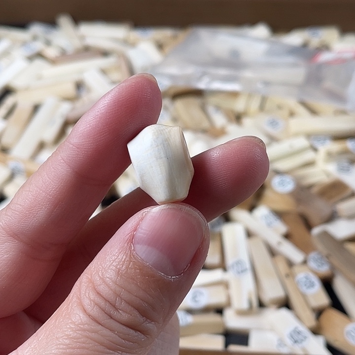 泥塑不打孔联系客服