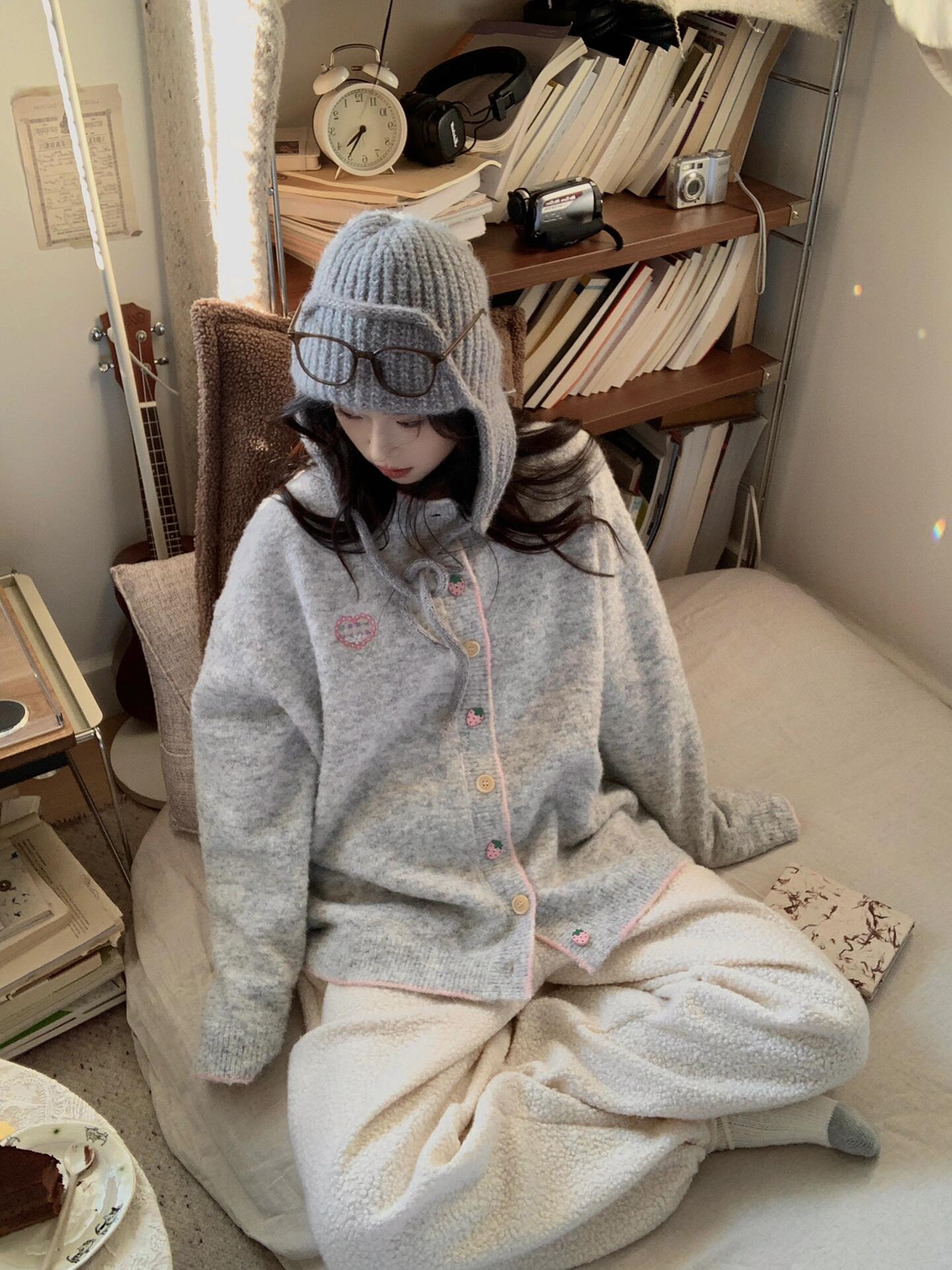 慵懒风毛衣开衫女秋冬趣味纽扣灰色针织衫外套宽松软糯甜美上衣