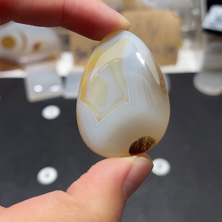 玛瑙/玉髓颈饰未镶嵌