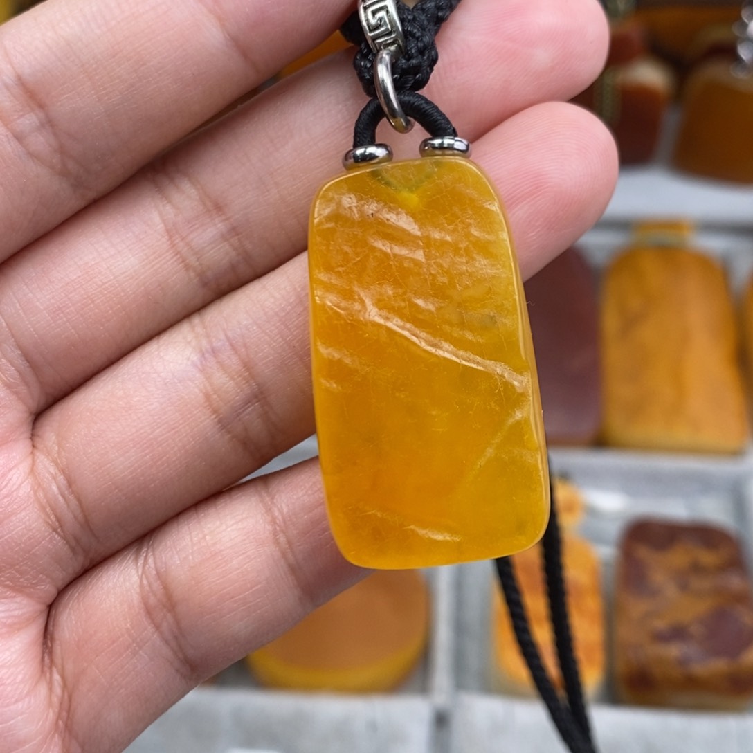 琥珀吊坠(赠链)未镶嵌