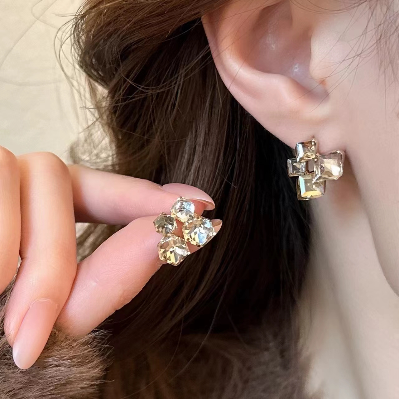 铜合金耳饰 气质轻奢百搭简约简约优雅精致网红设计师耳环F3194