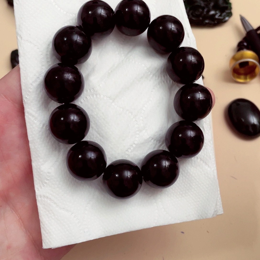 翡翠挂件未镶嵌翡翠