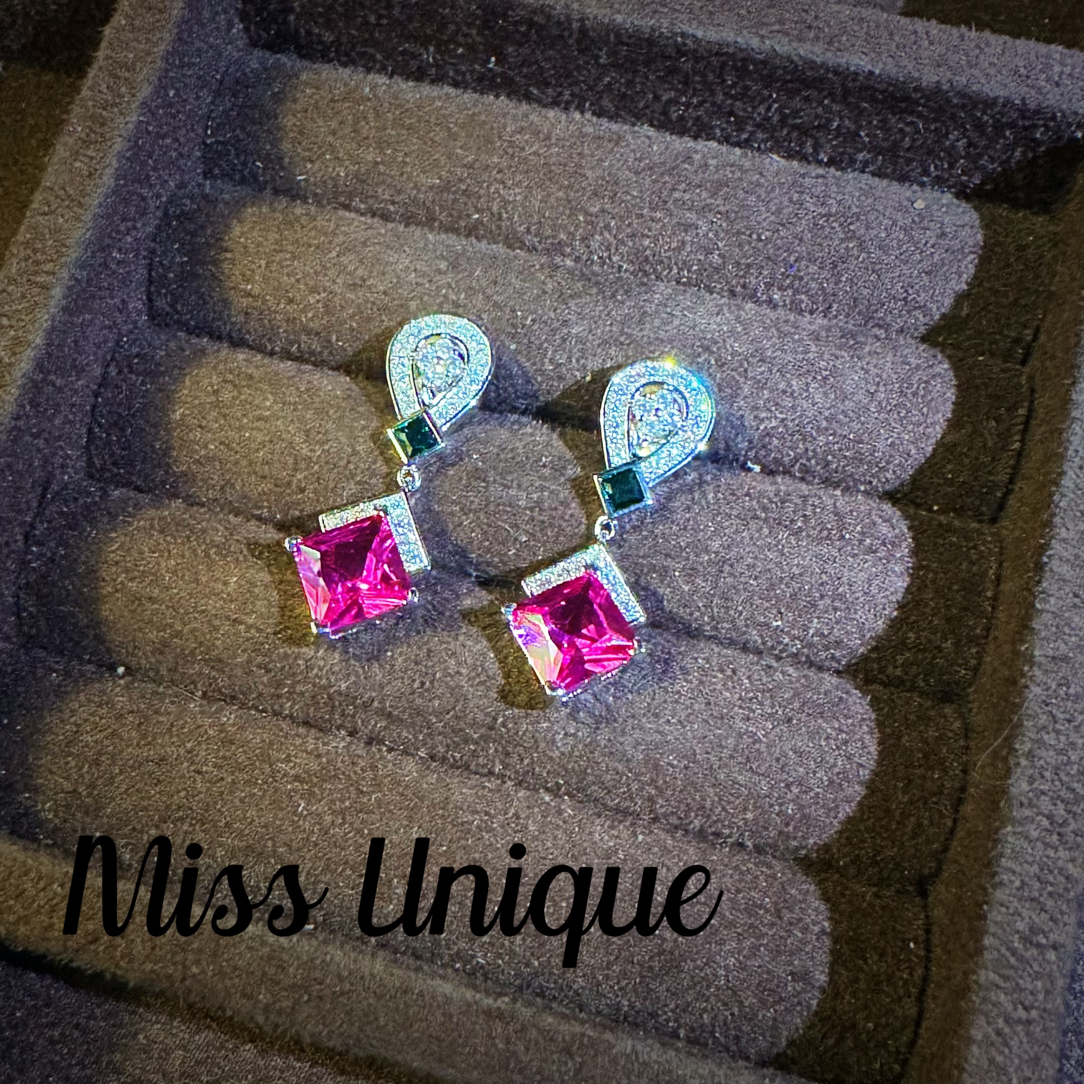 S6388意大利玫红色小方糖耳环