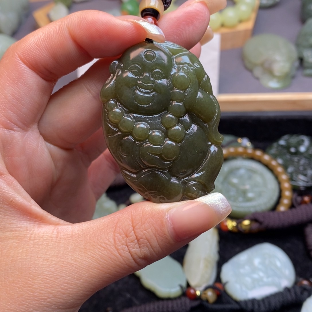 和田玉颈饰未镶嵌