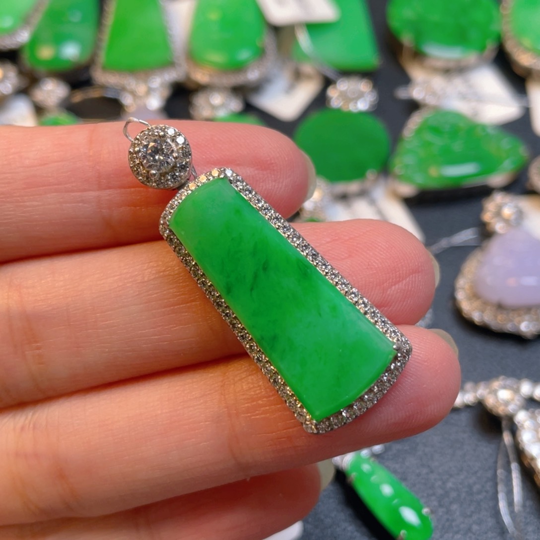 翡翠银S925镶嵌颈饰傲*