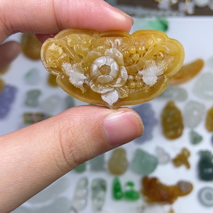 定制翡翠未镶嵌玉锁