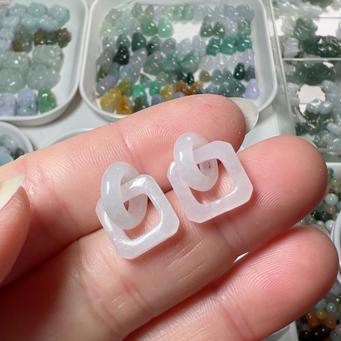 翡翠颈饰未镶嵌F****o环环相扣一对350块