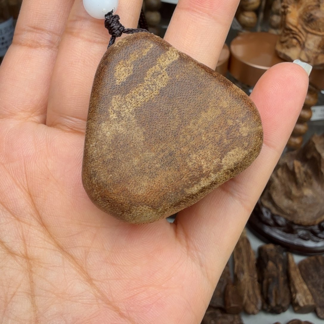 沉香碎屑沉香柬埔寨菩萨 9.5