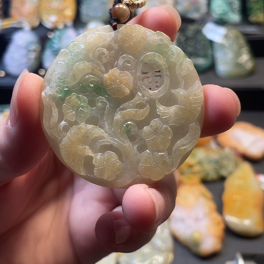 翡翠未镶嵌挂件腾冲老料