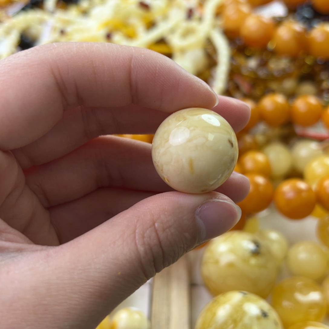 琥珀珠宝奇石未镶嵌