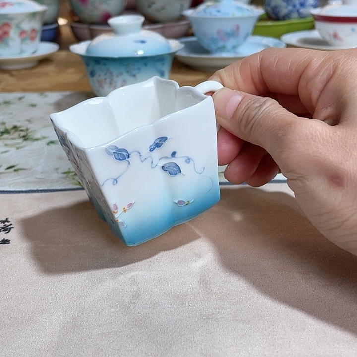 【闪购商品】幽蓝藤雾手柄杯哈哈哈哈哈