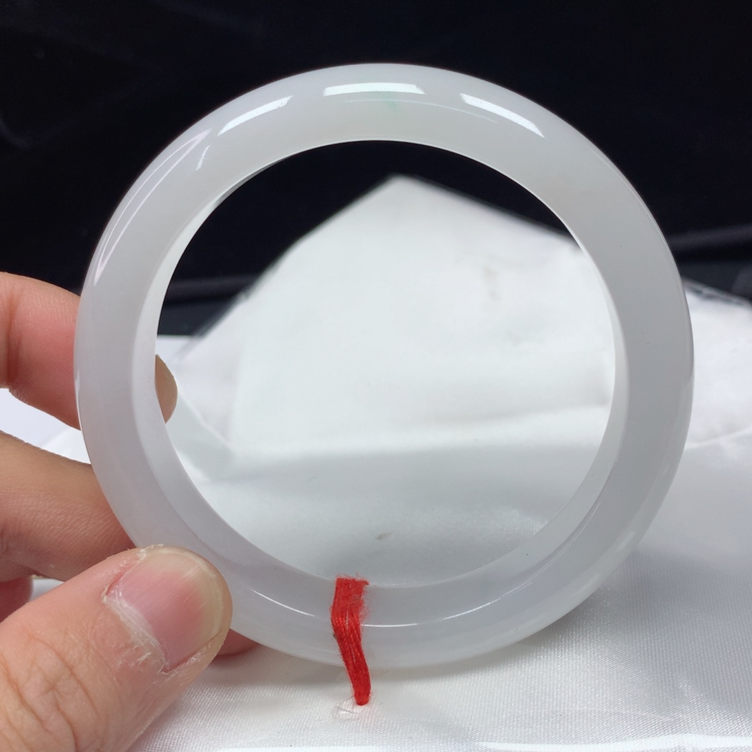 翡翠手镯（圆镯）未镶嵌58.3