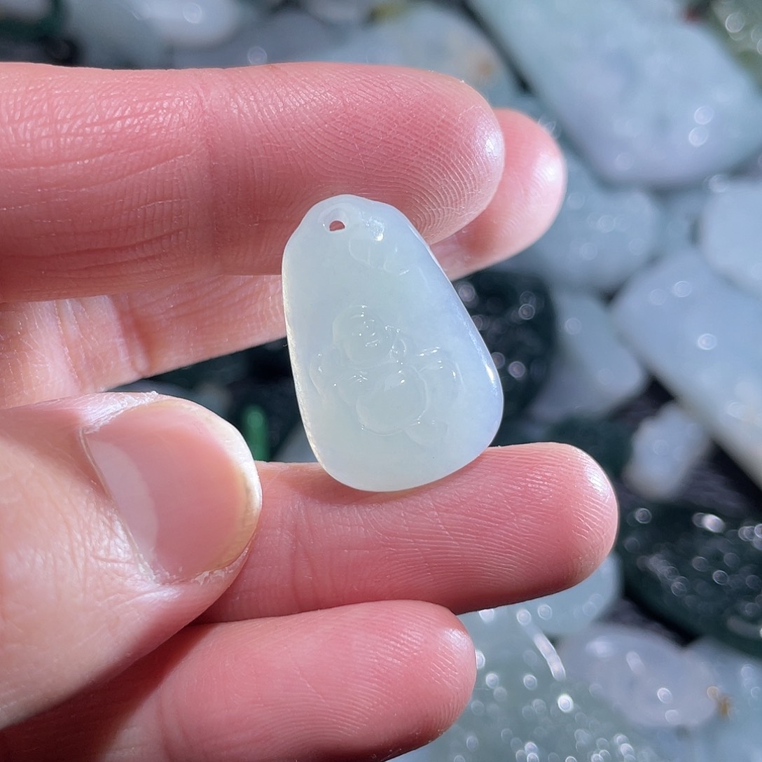 翡翠颈饰未镶嵌翡翠