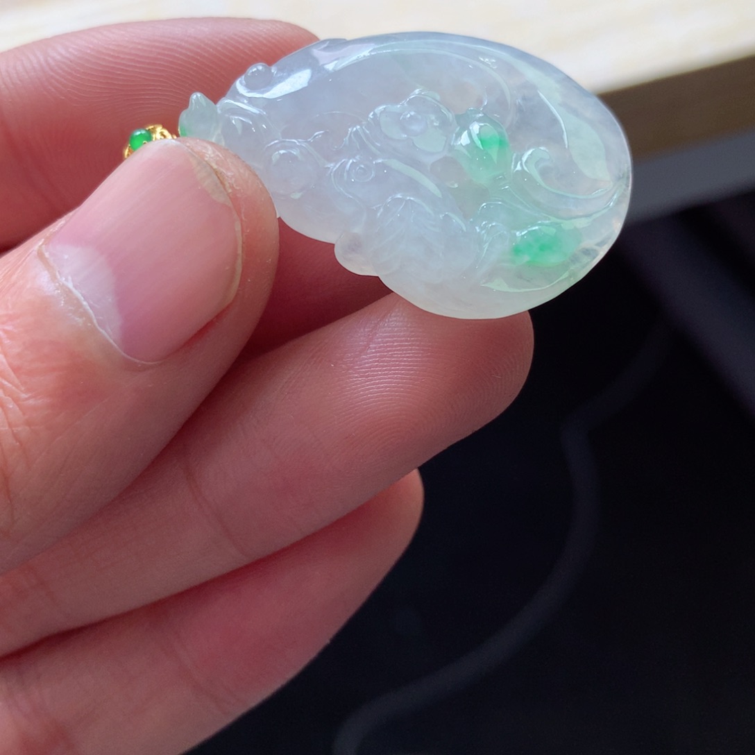 翡翠颈饰18K金镶嵌吊坠