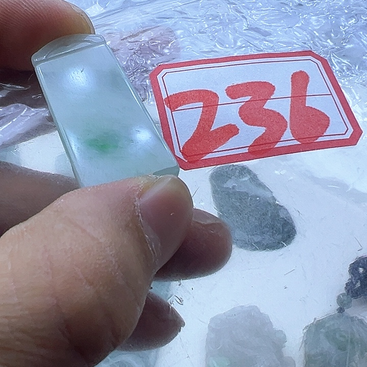 翡翠颈饰未镶嵌天然缅甸翡翠吊坠