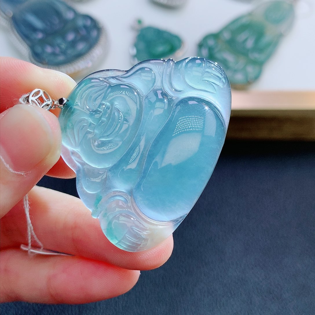 翡翠颈饰18K金镶嵌翡翠