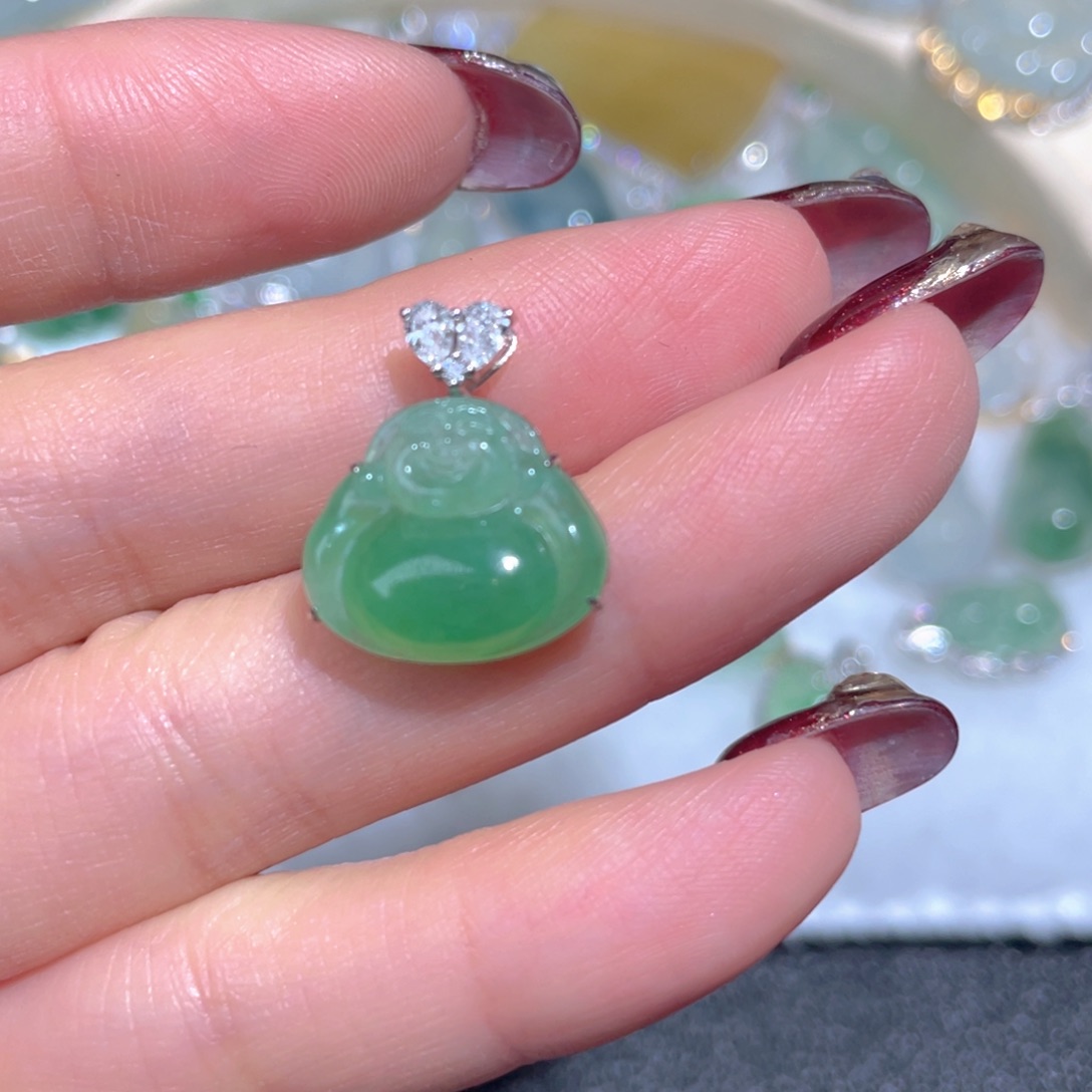 翡翠颈饰18K金镶嵌翡翠