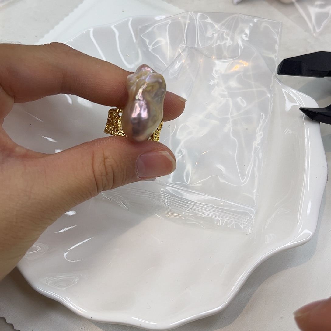 淡水珍珠合金耳饰