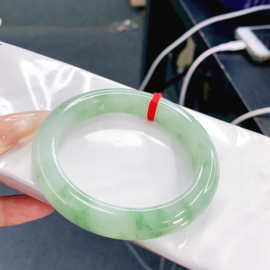 翡翠未镶嵌手镯56