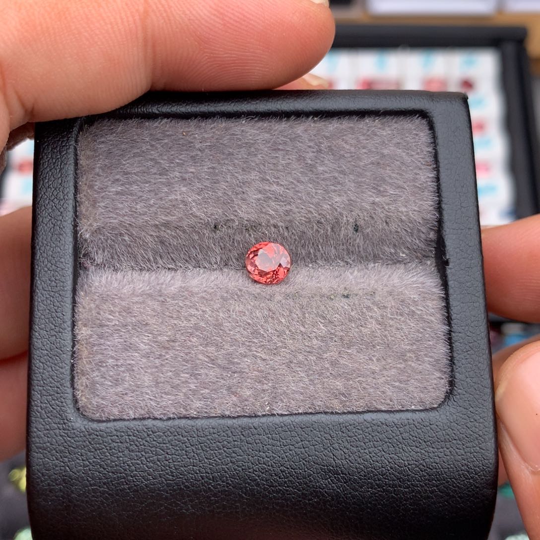 珠宝半成品碧玺未镶嵌90分全净无暇