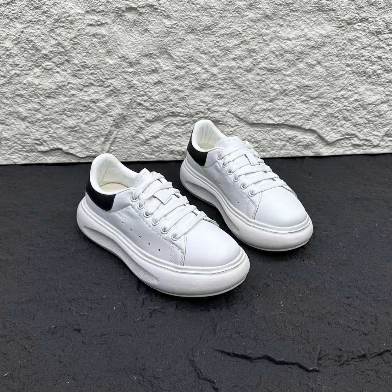 春季新款百搭白色小白鞋时尚圆头休闲鞋低帮系带板鞋 X 检 2025-1